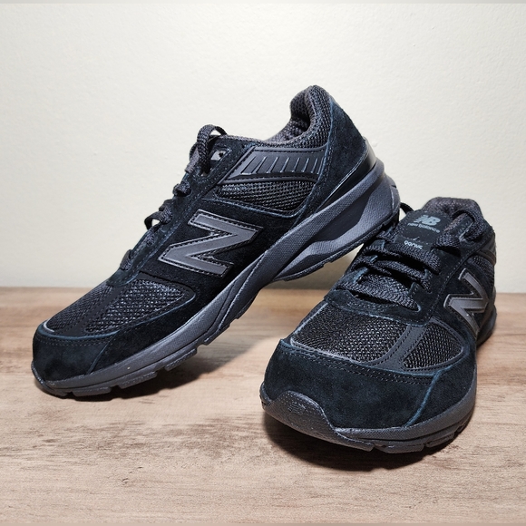 New Balance 990v5 Big Kid Triple Black Sneakers Suede Shoes Size 5.5 - Picture 1 of 11